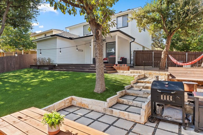 22-web-or-mls-8622-brock-cir-5.jpg