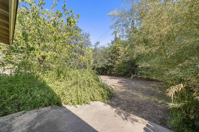 22-web-or-mls-8802-westover-club-dr-kcp-091725---94.jpg