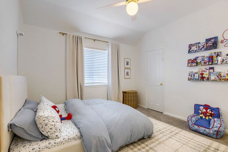 2204-lexfield-ln---web-quality---026---26-bedroom.jpg