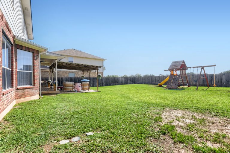 2204-lexfield-ln---web-quality---032---32-exterior-rear.jpg