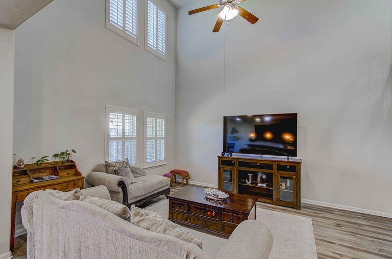 2214-s-lakeline-blvd-philip-rogers-photograph-(c)-10_result.jpg