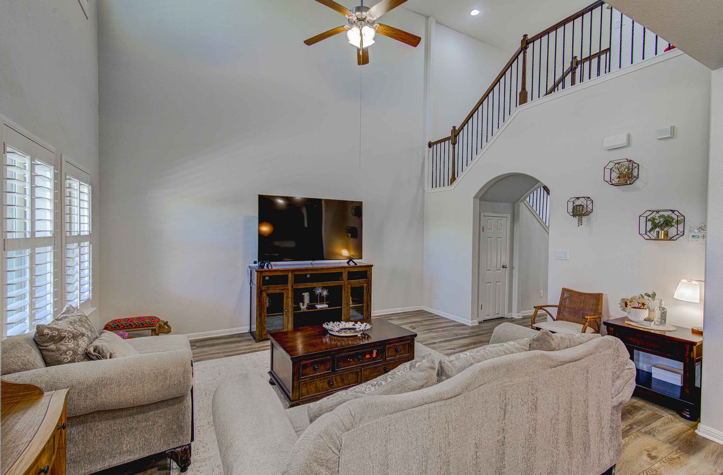 2214-s-lakeline-blvd-philip-rogers-photograph-(c)-6_result.jpg