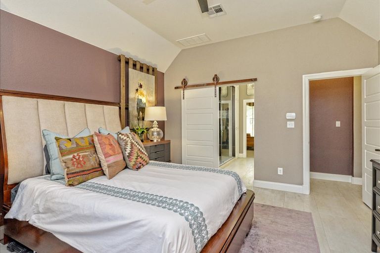 23-023_master-bedroom-2.jpg