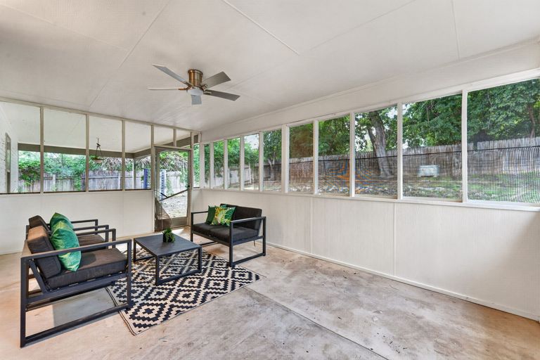 23-web-or-mls-1010-louise-st-(23-of-46).jpg