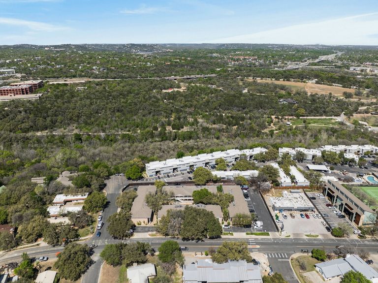 23-web-or-mls-1240-barton-hills-dr-206-(20-of-23).jpg
