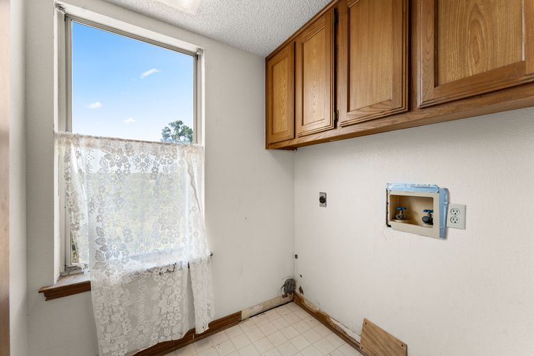 23-web-or-mls-13104-s-ridge-cir-30-1731615725.jpg