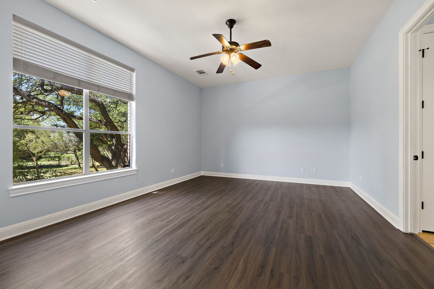 23-web-or-mls-1344-flint-rock-loop-kcp-042125---105.jpg