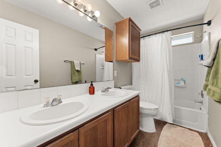 23-web-or-mls-15216-parrish-ln-16.jpg
