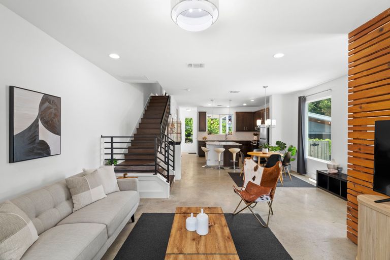 23-web-or-mls-1705-perez-st-b.jpg
