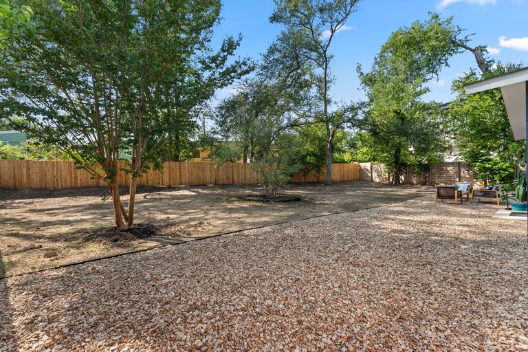 23-web-or-mls-1708-adina-st-20.jpg