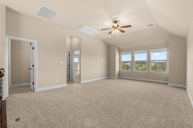 23-web-or-mls-17609-wildrye-dr-(21-of-46).jpg