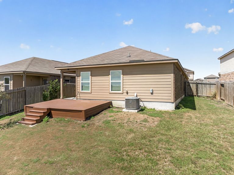 23-web-or-mls-20009-grover-cleveland-way-(24-of-34).jpg