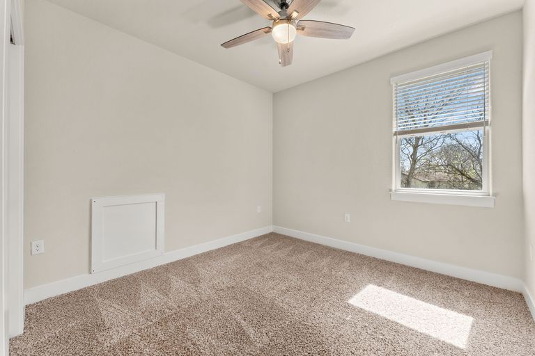23-web-or-mls-2216-toulouse-dr-23-1742836496.jpg