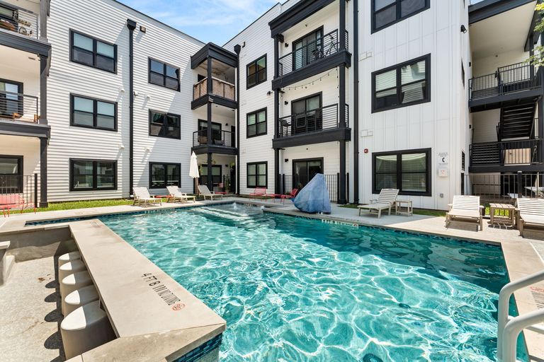 23-web-or-mls-23-web-or-mls-3101-govalle-ave-117-2.jpg