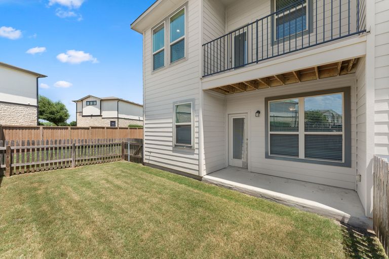 23-web-or-mls-2306-dillon-pond-ln-b-22.jpg