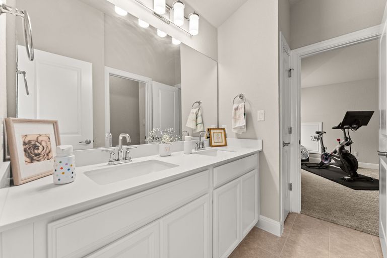 23-web-or-mls-250-eagle-mountain-trl-21.jpg