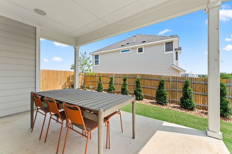 23-web-or-mls-2918-tavern-dr-(23-of-50)-1724364779.jpg