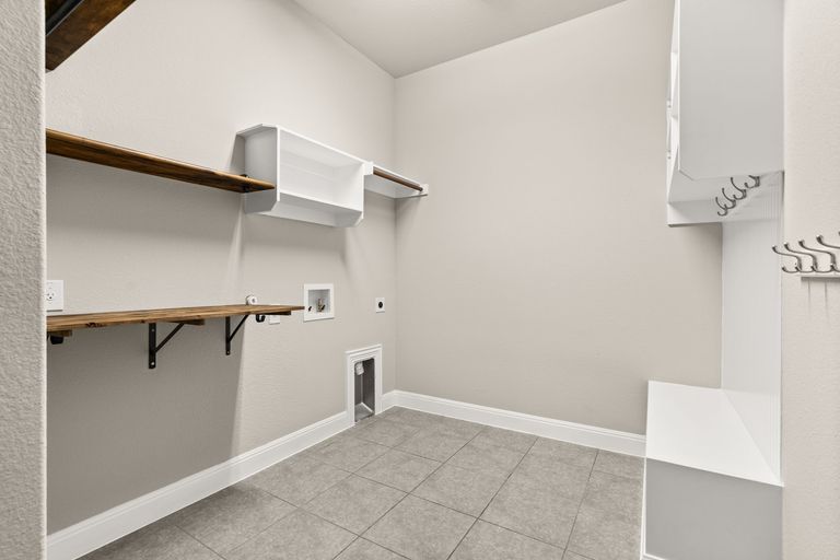 23-web-or-mls-3809-alpine-rdg-cv-(4-of-33).jpg