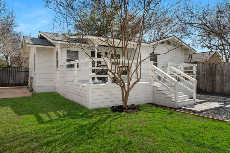 23-web-or-mls-4502-rosedale-ave-(24-of-26).jpg