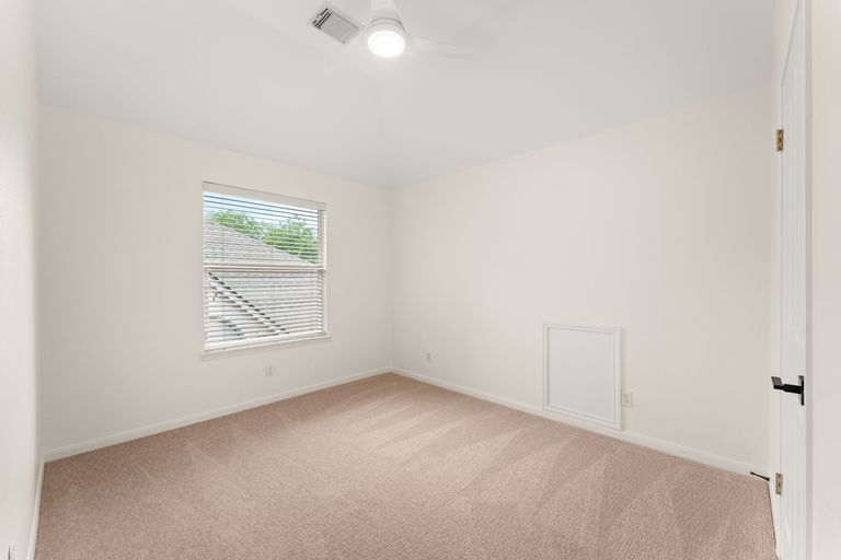 23-web-or-mls-5708-bexley-ct-23.jpg