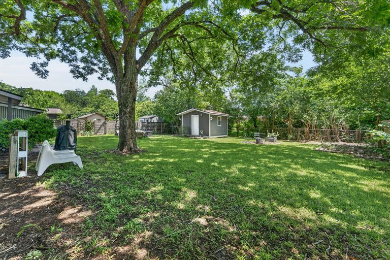 23-web-or-mls-6215-peggy-st-(25-of-26).jpg