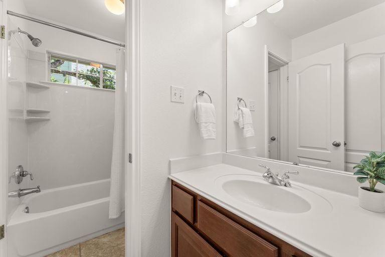 23-web-or-mls-6428-magenta-ln-(25-of-34).jpg