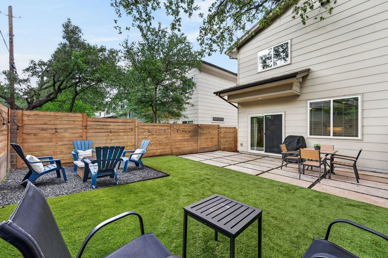 23-web-or-mls-6800-menchaca-rd-13-(23-of-25).jpg