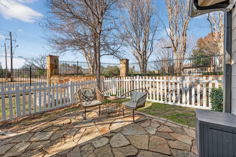 23-web-or-mls-6801-beckett-rd-114r-(5-of-28).jpg