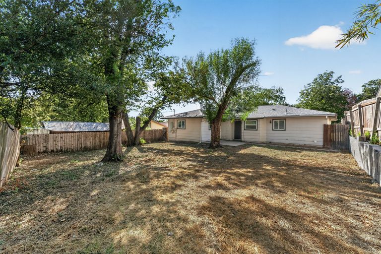 23-web-or-mls-6913-la-salle-dr-(23-of-25).jpg