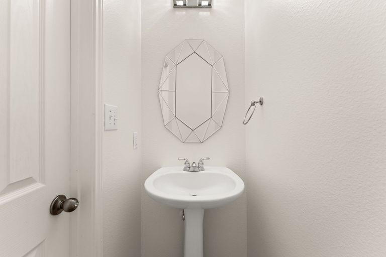 23-web-or-mls-7320-brecourt-manor-way-12.jpg