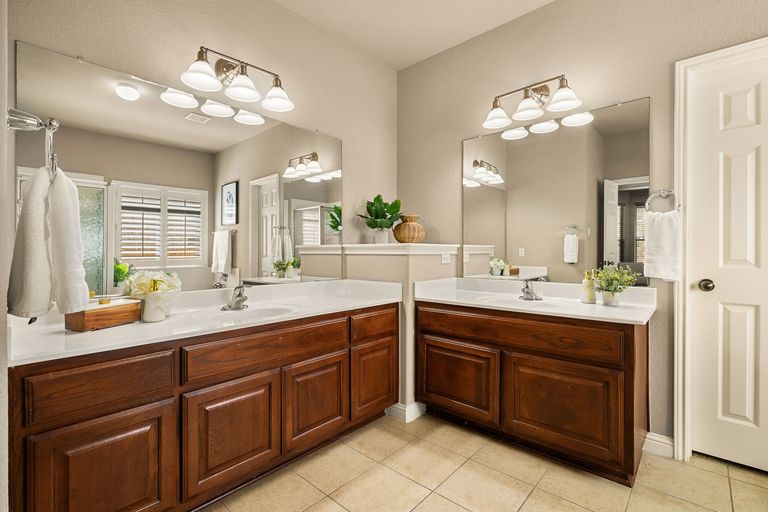 23-web-or-mls-801-zappa-dr-kcp-031226---73.jpg