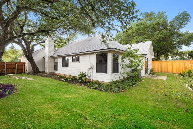 23-web-or-mls-8302-mendota-cove-kcp-081325---11-2.jpg