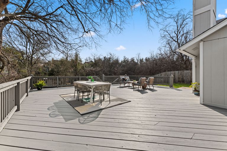 23-web-or-mls-8409-spring-valley-dr-3.jpg