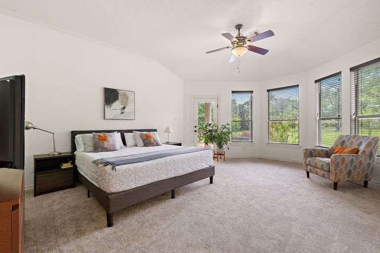 23-web-or-mls-9608-streamside-dr-kcp-061526---49.jpg