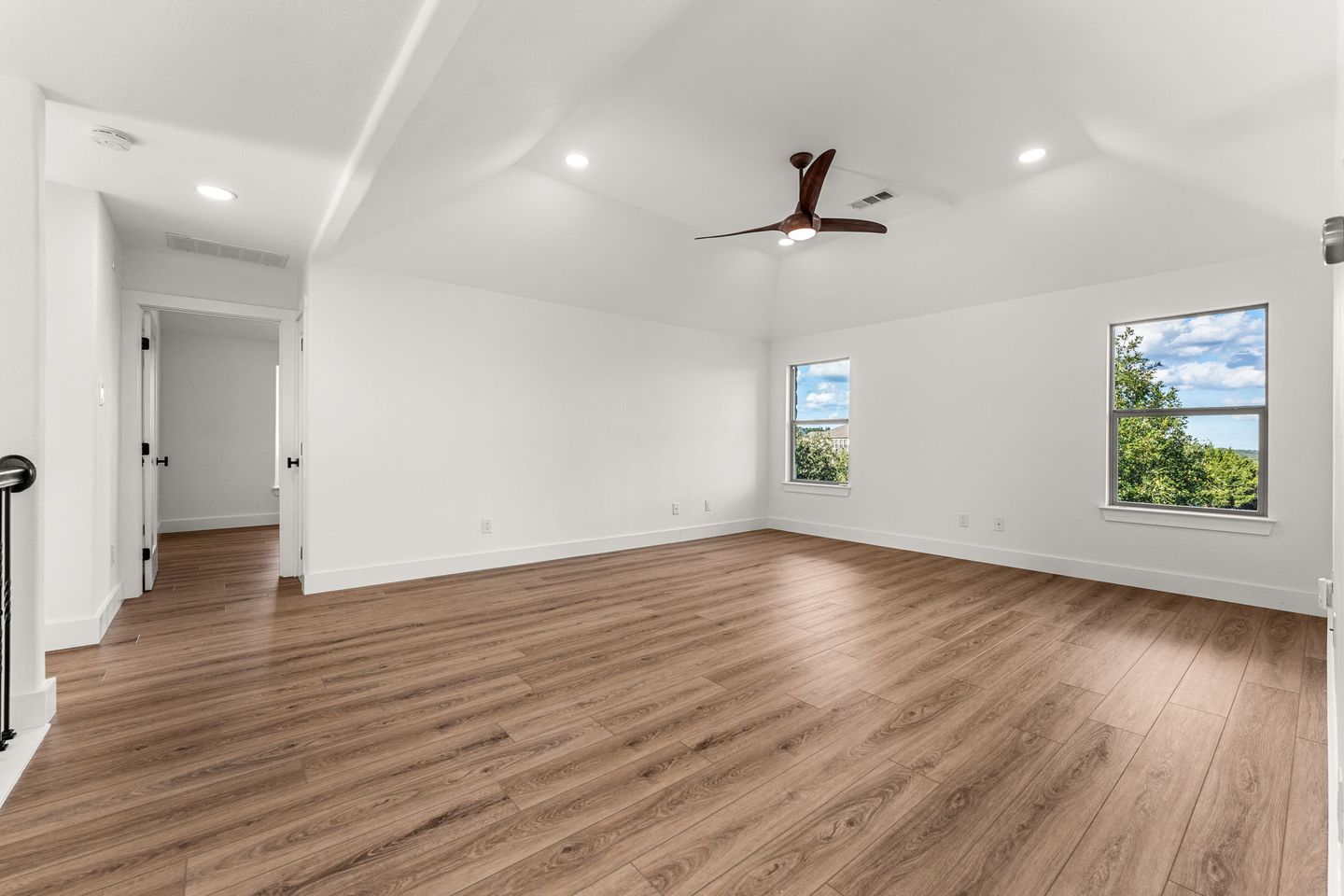 24-web-or-mls-10905-la-estrella-cove-19.jpg