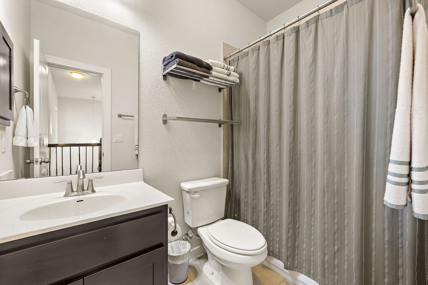 24-web-or-mls-1101-e-parmer-ln-318-kcp-011926---10.jpg