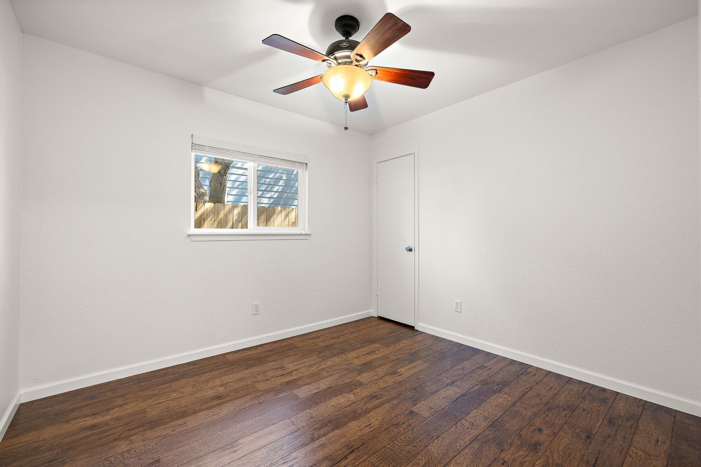 24-web-or-mls-11608-tanglebriar-trail-kcp-090226---15.jpg