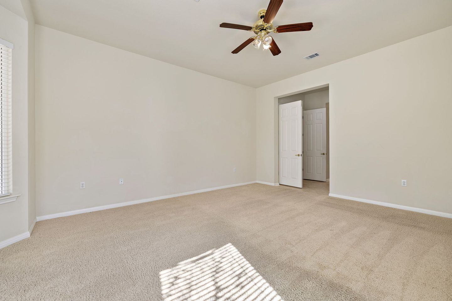 24-web-or-mls-120-durango-trail-kcp-022625---52.jpg