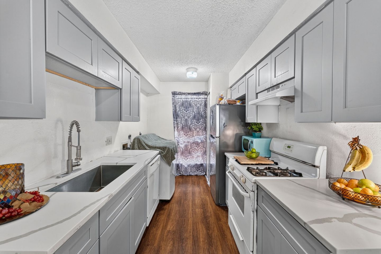 24-web-or-mls-1404-w-braker-ln-a-and-b-(24-of-25).jpg