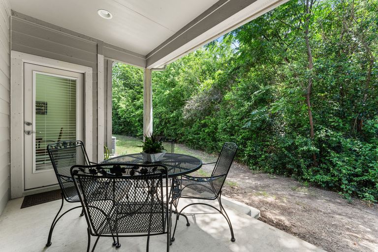 24-web-or-mls-1717-roseburg-dr-21.jpg