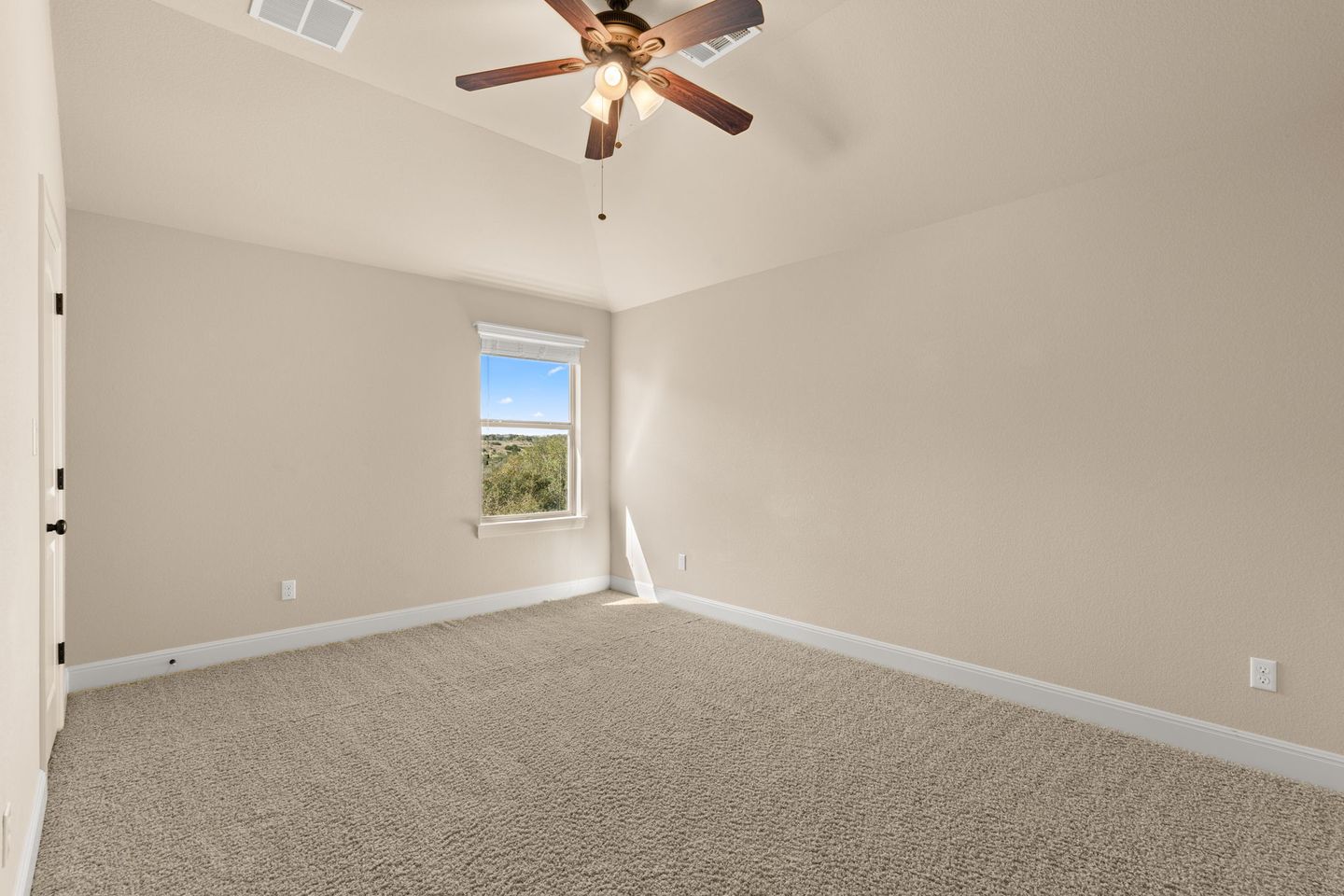 24-web-or-mls-17609-wildrye-dr-(28-of-46).jpg