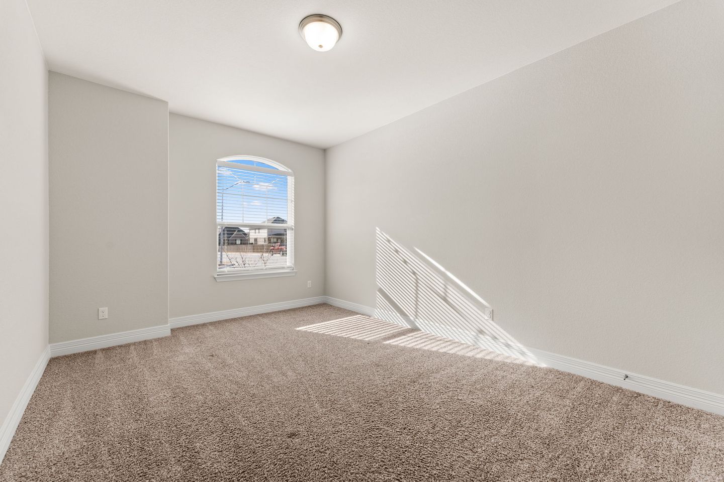 24-web-or-mls-17925-prato-dr-(27-of-44).jpg