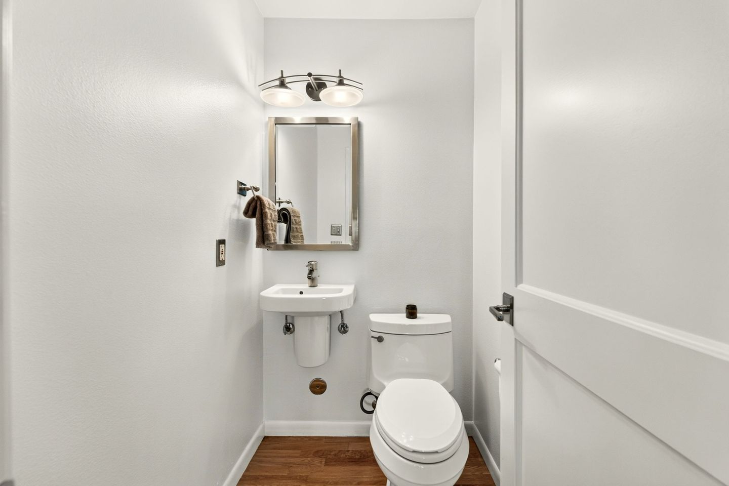 24-web-or-mls-1800-w-10th-st-(24-of-34).jpg