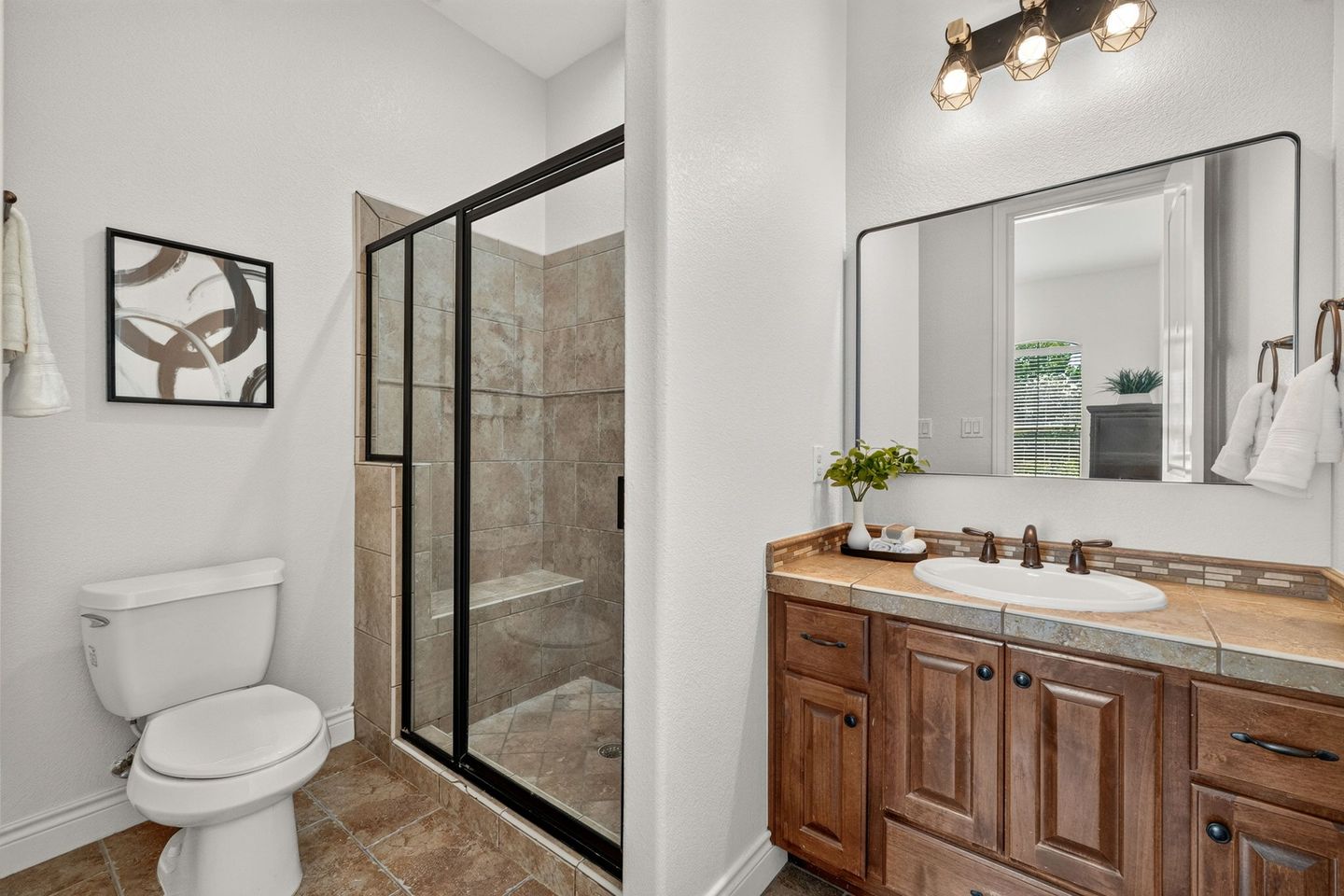 24-web-or-mls-201-canyon-vista-ln-(23-of-37).jpg
