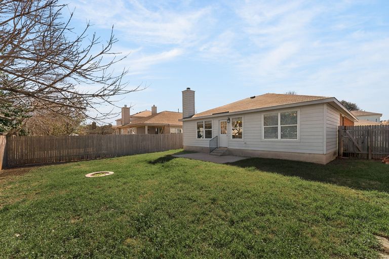 24-web-or-mls-2210-john-tee-dr-(25-of-30)-1771454086.jpg