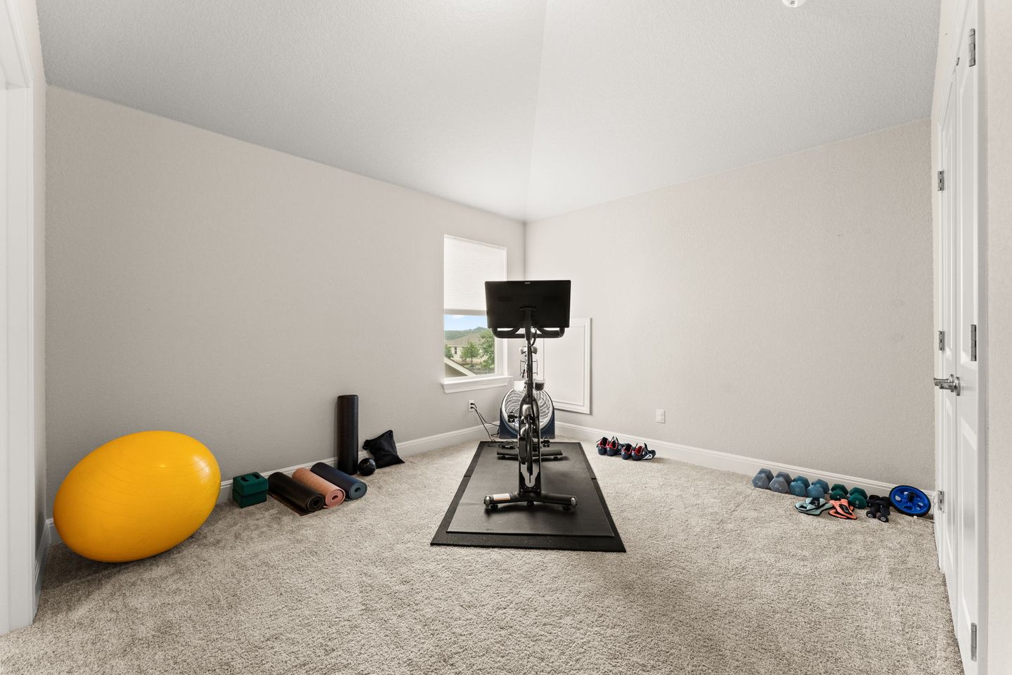 24-web-or-mls-250-eagle-mountain-trl-22.jpg