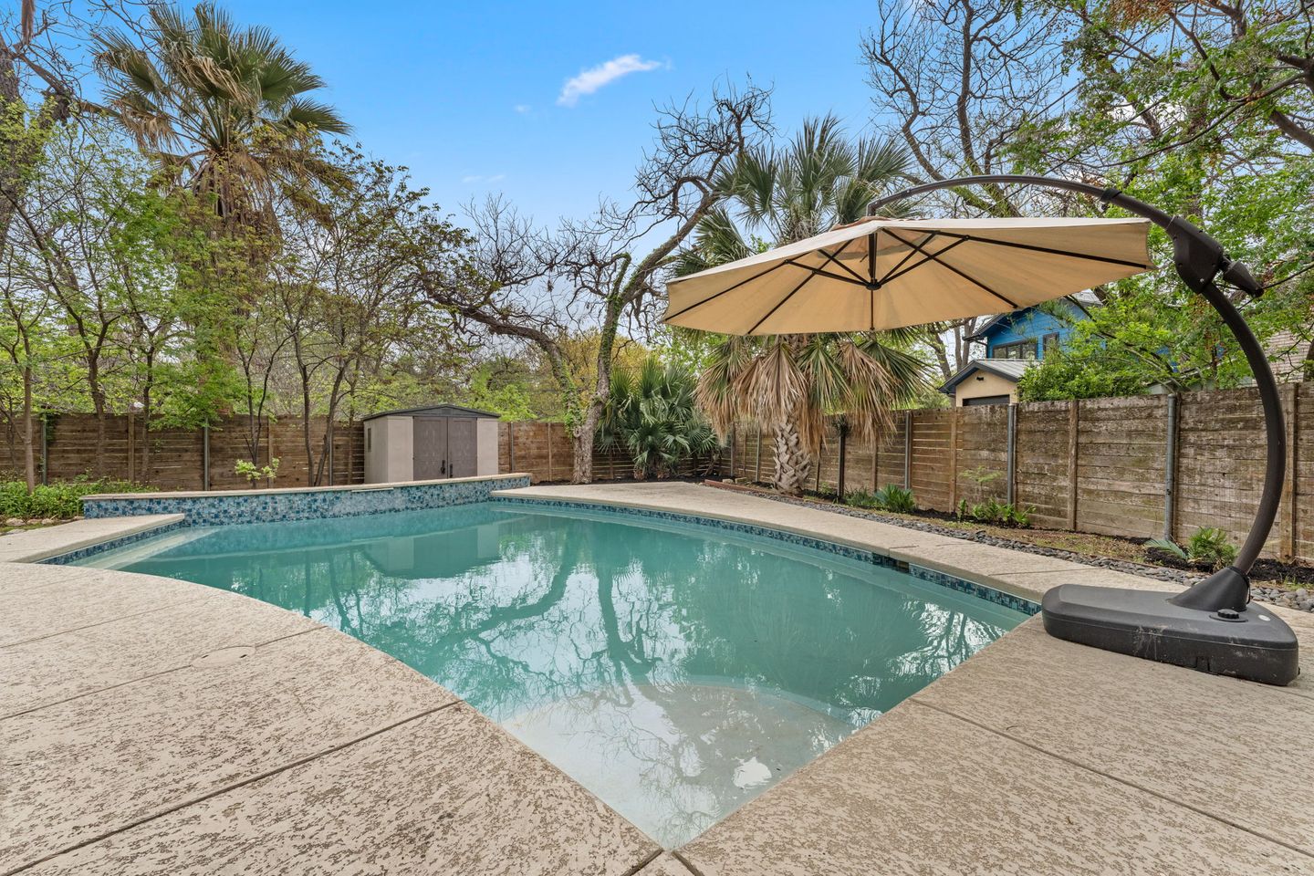 24-web-or-mls-4330-parkwood-rd-8.jpg
