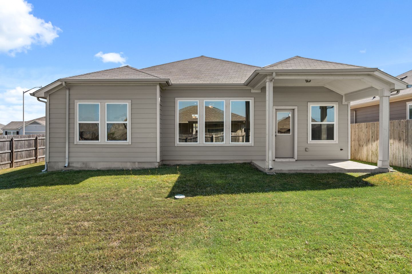 24-web-or-mls-510-bridgestone-way-21.jpg