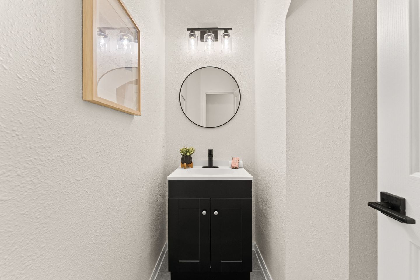 24-web-or-mls-5708-bexley-ct-17.jpg