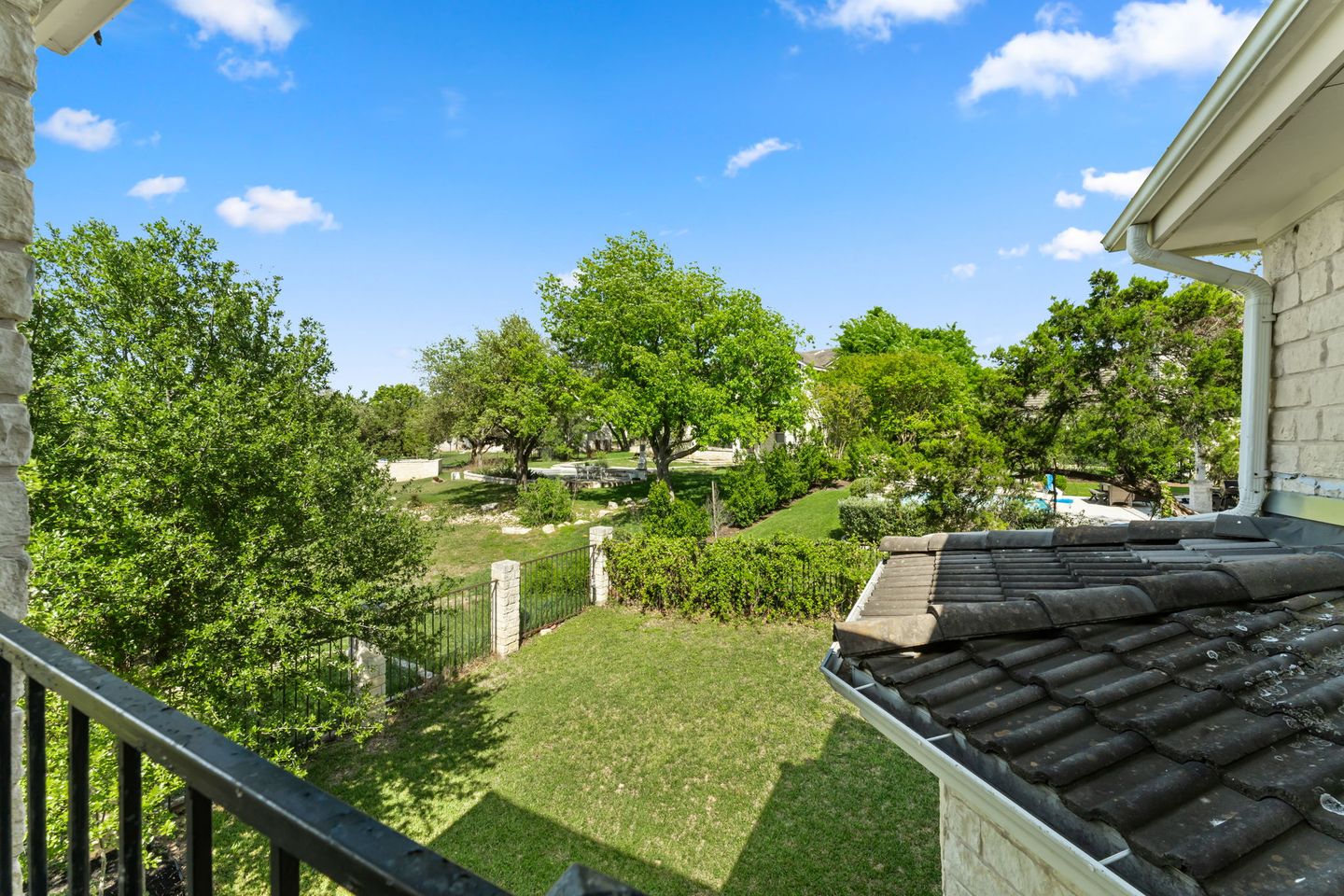 24-web-or-mls-6-dovedale-cove-25.jpg